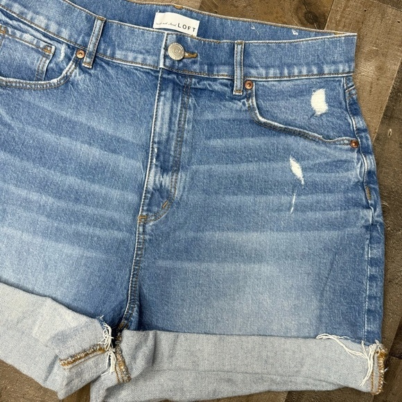 Loft Like New Distressed Jean Shorts size 30/10 - Picture 3 of 10